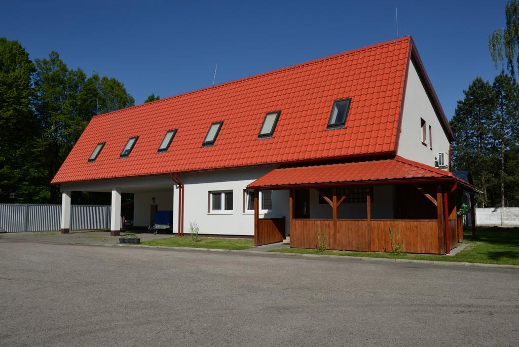 Skolici Stredisko Abena S Ubytovanim Apartment Ostrava Luaran gambar