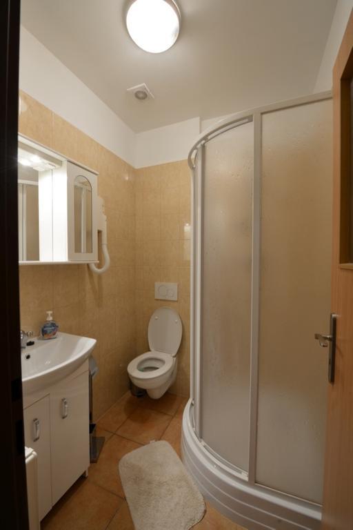 Skolici Stredisko Abena S Ubytovanim Apartment Ostrava Luaran gambar